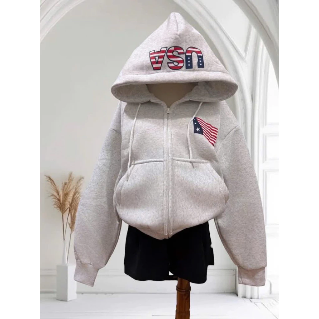 Áo khoác in USA cờ mới về. chất thun nỉ xk(vải 2m) dày mịn,nón rộng 2 lớp vải chính ,logo in nổi , bo gân  .có túi trong