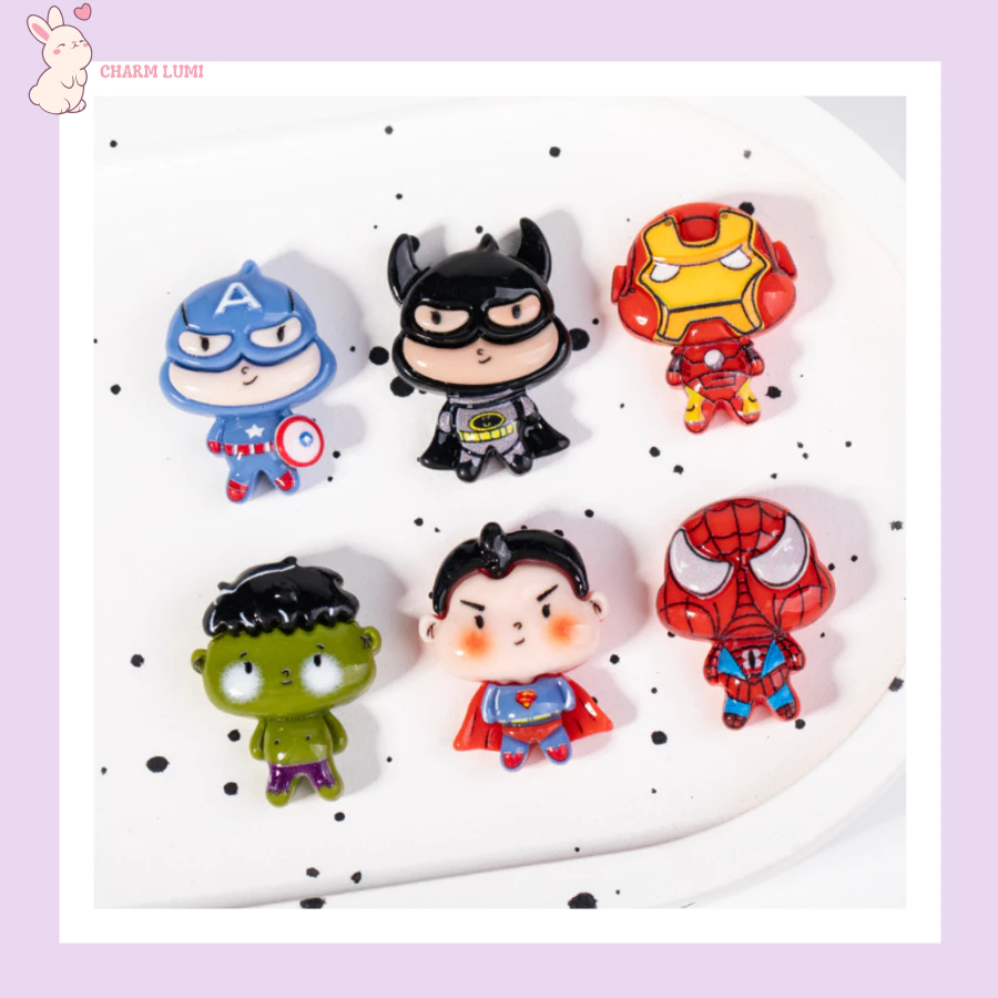 Charm Siêu Anh Hùng Chibi – Phụ Kiện Handmade DIY Trang Trí Ốp Điện Thoại, Slime, Nail, Tiểu Cảnh