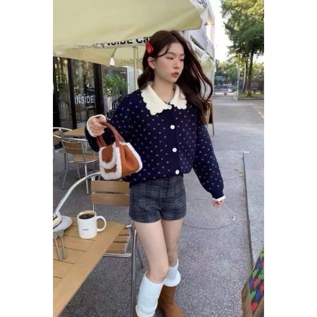 𝐘𝐮𝐫𝐢.𝐬𝐭𝐨𝐫𝐞 Áo Len Cổ Bèo Trắng Chấm Bi 2 Màu L14