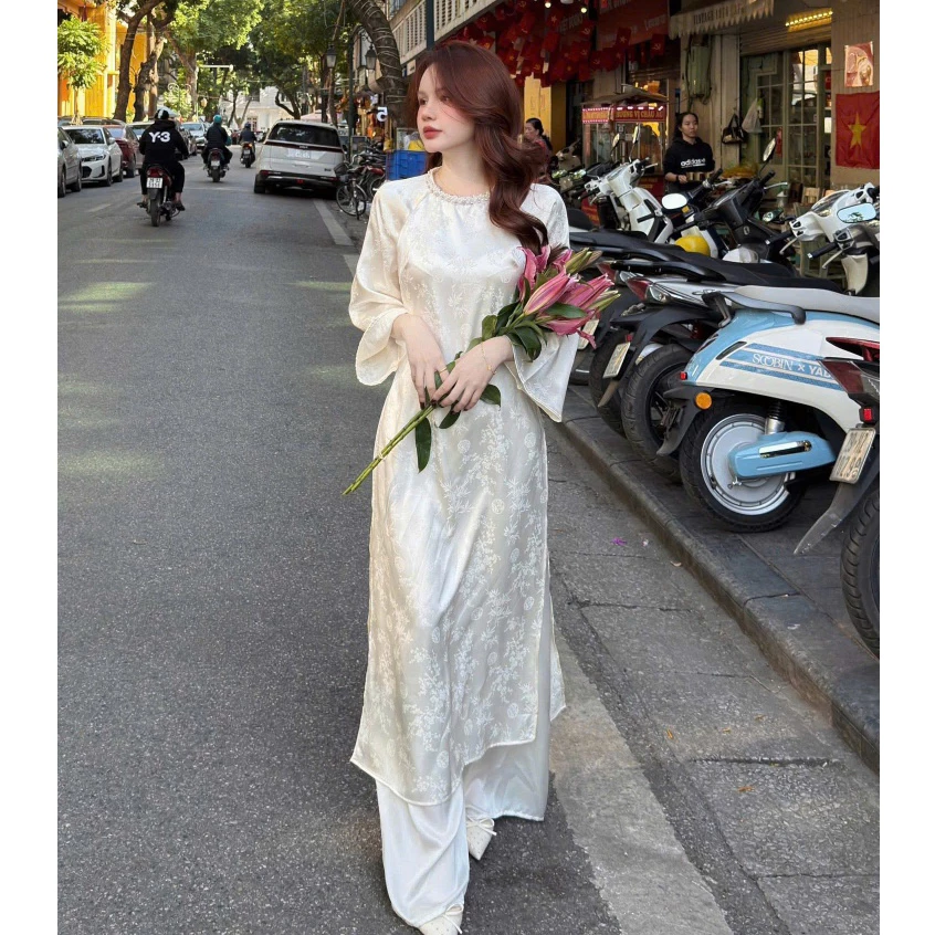 Áo dài Tết cách tân dáng suông cao cấp chất liệu lụa gấm cổ tròn đính đá ngọc họa tiết chìm tinh tế