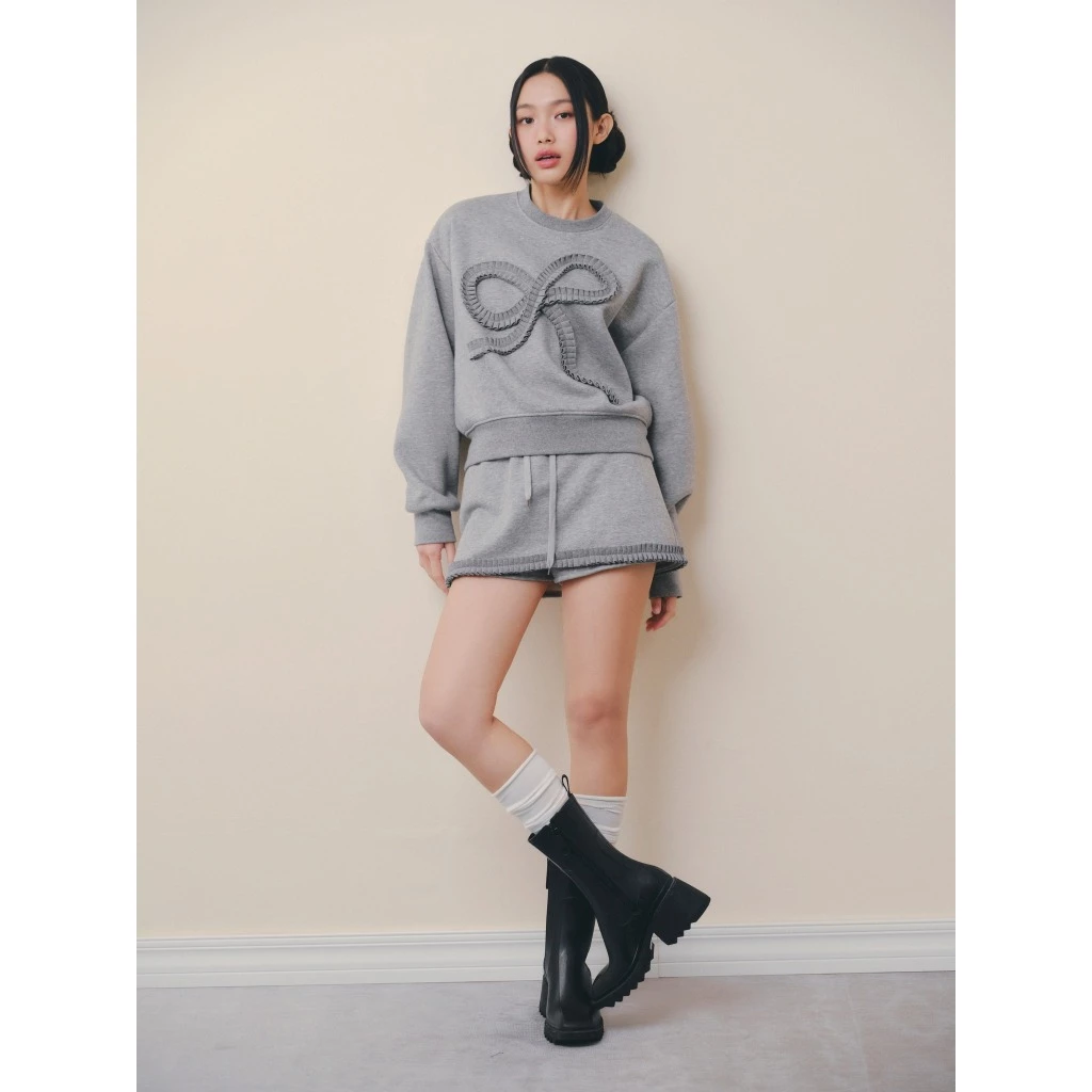 Set OLV áo và chân váy len trẻ trung năng động Gray Bow Long Sleeves Knit Set phù hợp đi chơi