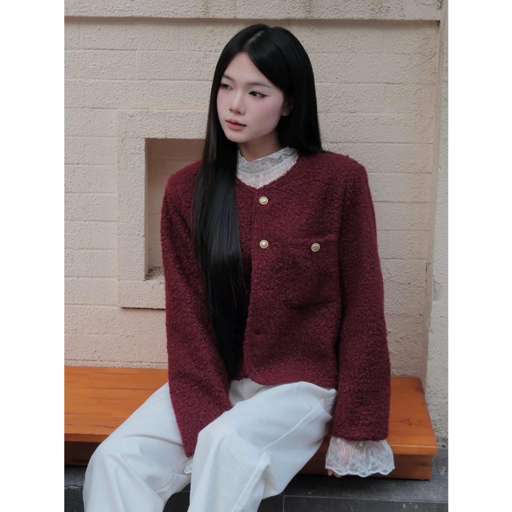 𝙃𝘼𝙉𝘼.𝘾𝙡𝙤𝙩𝙝// Áo Khoác Dạ Tweed Đỏ Nữ Kiểu Dáng Bông Xù Basic Chi Tiết Cúc Đồng Mùa Thu Đông 𝙃𝘼𝙉𝘼- KA656