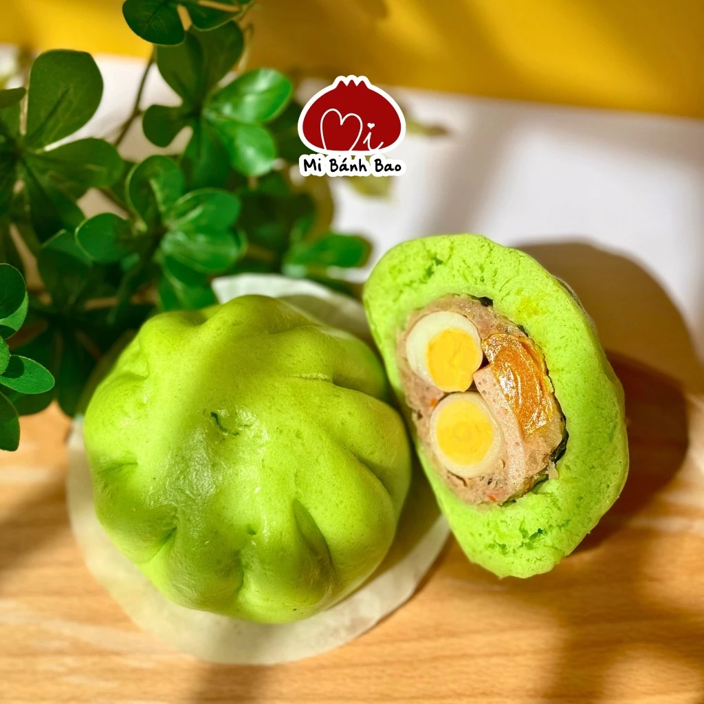 Bánh Bao Thập Cẩm Lá Dứa – Nhân Thịt Heo Trứng Cút, Trứng Muối & Chả Lụa, Hương Lá Dứa – Mi Bánh Bao