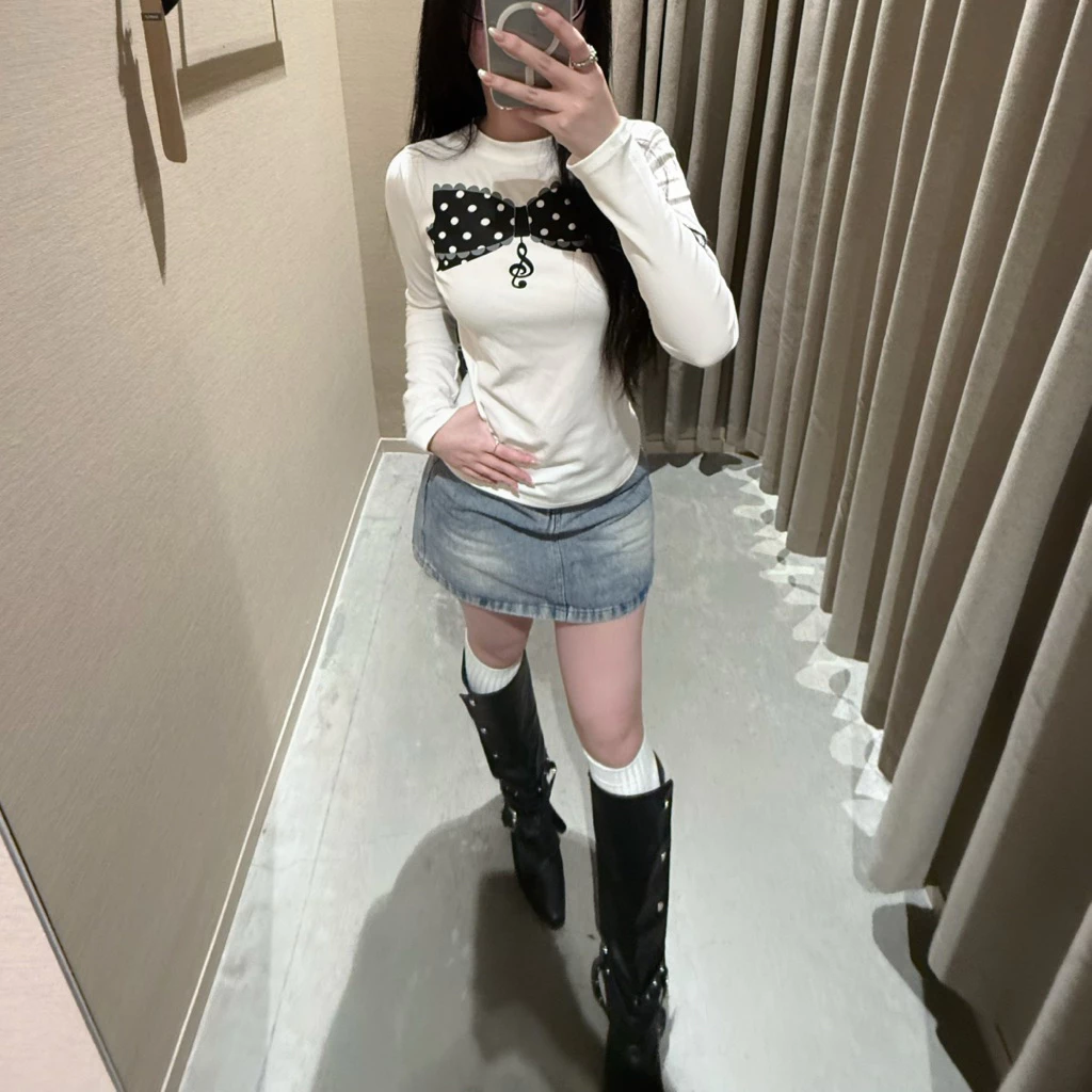 Áo thun tay dài in hình nơ châm bi phong cách Hàn Quốc