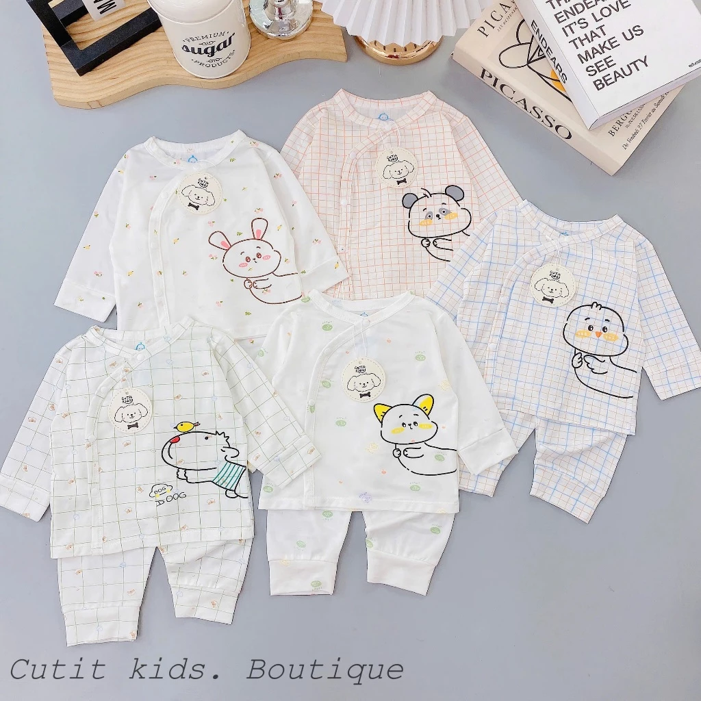 BD5. Bộ Sơ Sinh Dài Tay Cutit Vải Petit Nền Trắng Phối Họa Tiết Kẻ Cho Bé Từ 3-8kg
