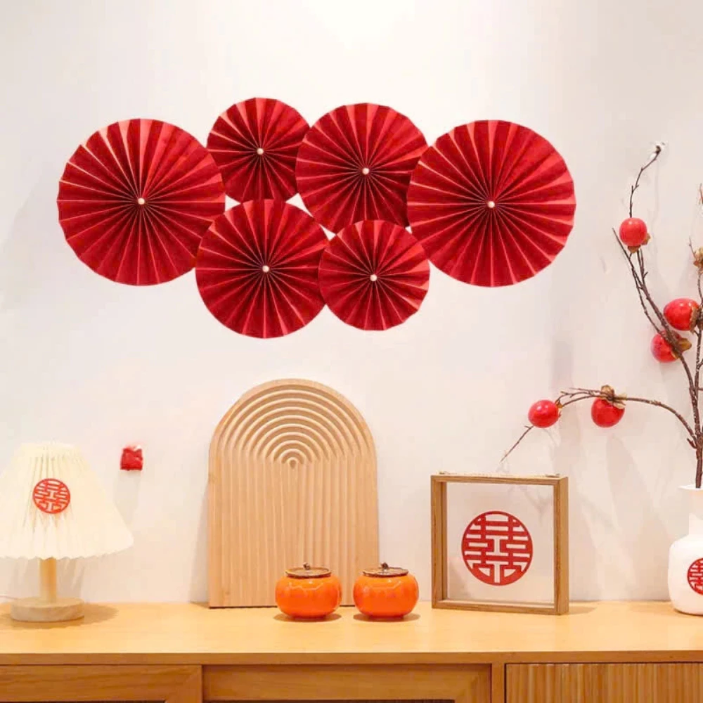Set 6 Quạt Giấy Đỏ Trang Trí Tết Nguyên Đán 2026 Dán Tường Có Đính Ngọc Ở Giữa Đã Gấp Sẵn