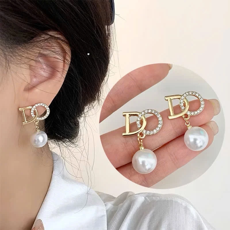 Khuyên Tai Hàn Quốc Chữ DO Đính Ngọc To