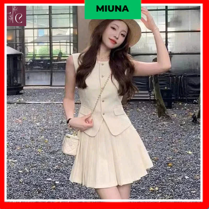 [D69] Set áo gile ngắn Miuna cổ tròn dáng ôm và chân váy xếp ly lưng cao màu be nhã nhặn _ D69